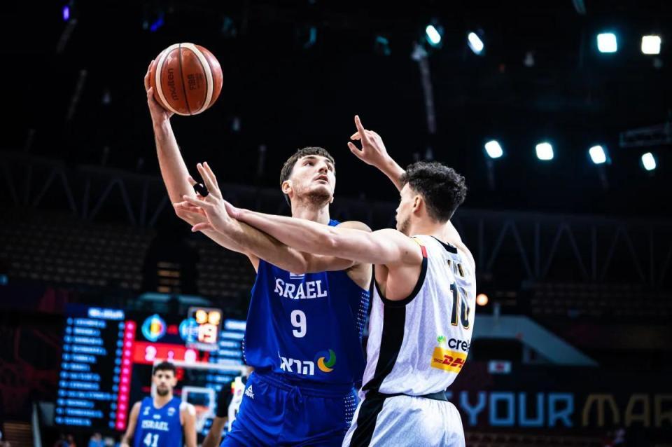 曾代表勇士出战夏季联赛！以色列队先发中锋的综合能力相当不错？